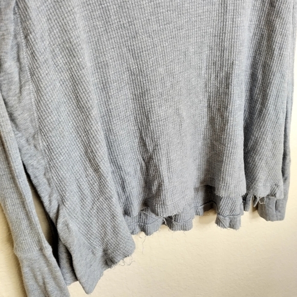 Free People We the Free Malibu Long Thermal Tunic Top Grey Hi-Lo sz M - Picture 6 of 7